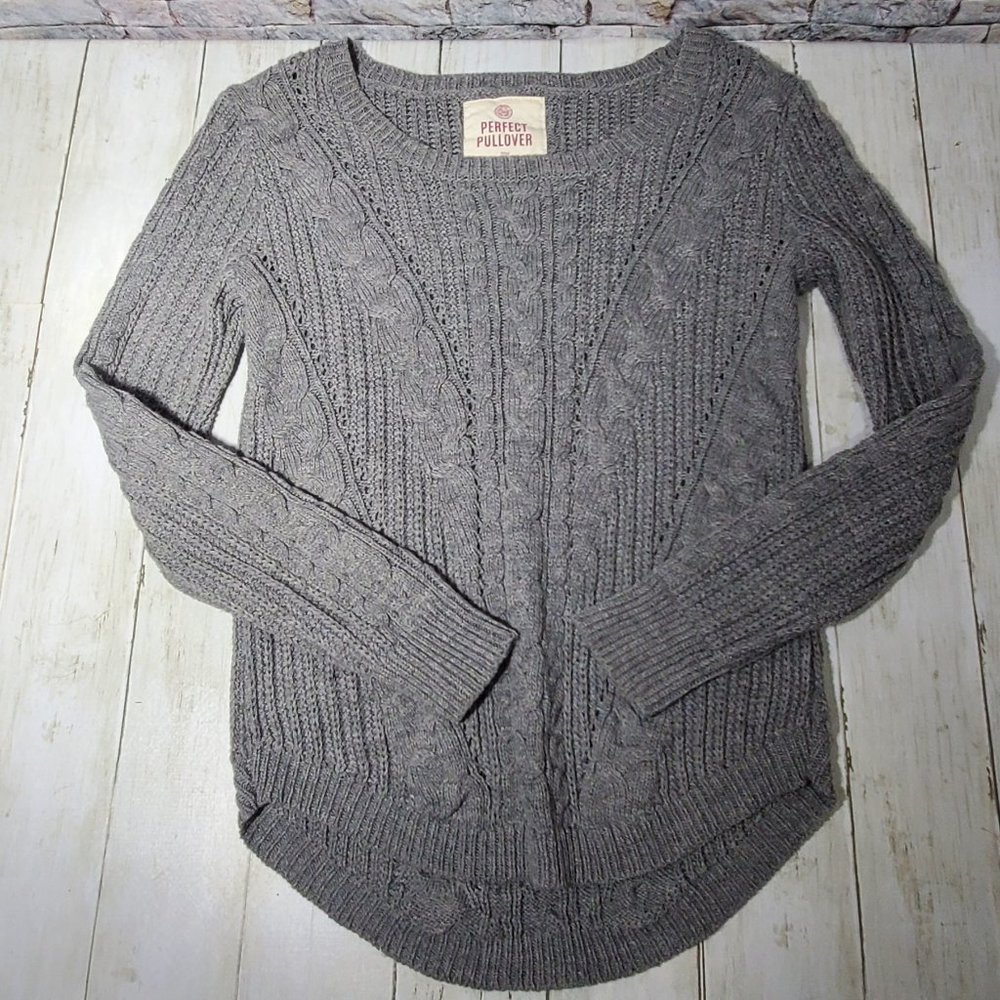 SO Perfect Pullover Sweater sz M